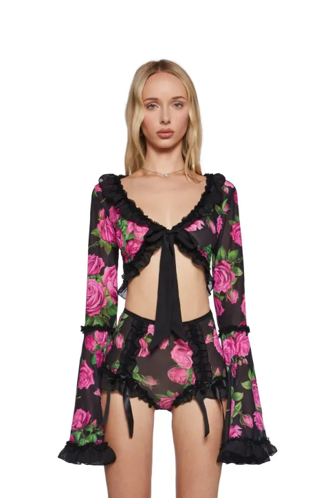 Flared sleeve top with shorts roses print