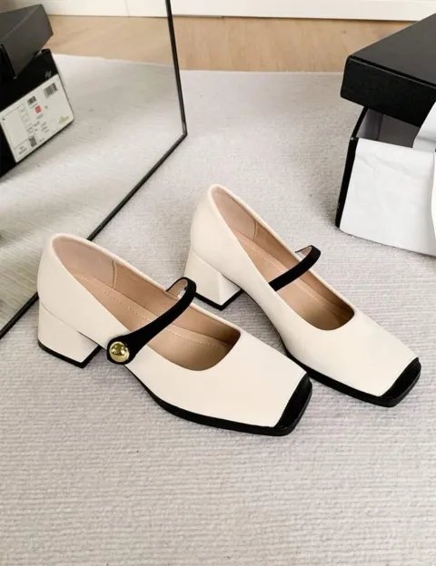 Square toe shoes