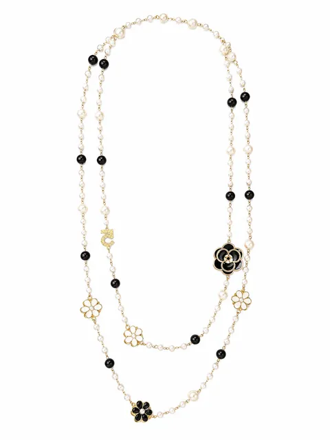 Long pearl and flower necklace