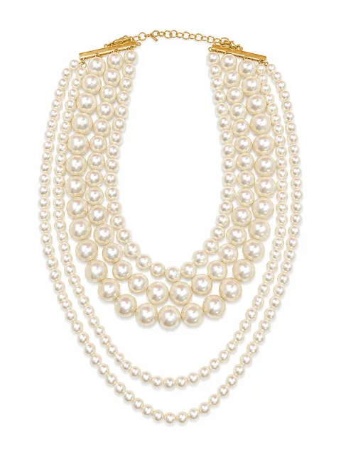 Chunky pearl necklace