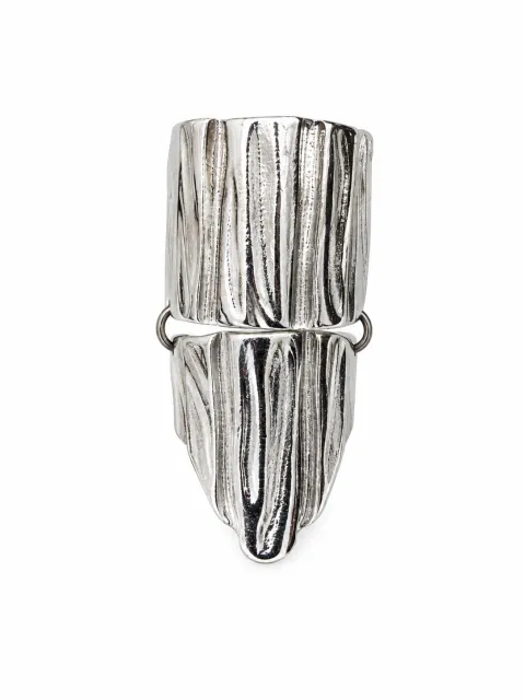 Chunky ring with wavy relief