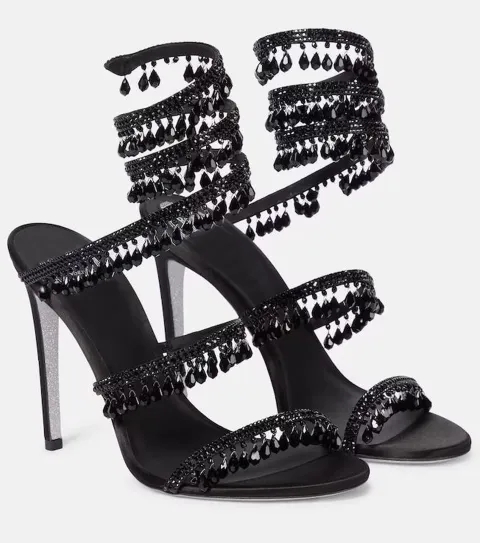 Sandals with black stones