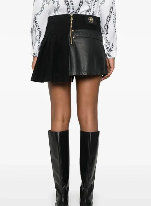 Asymmetric skirt